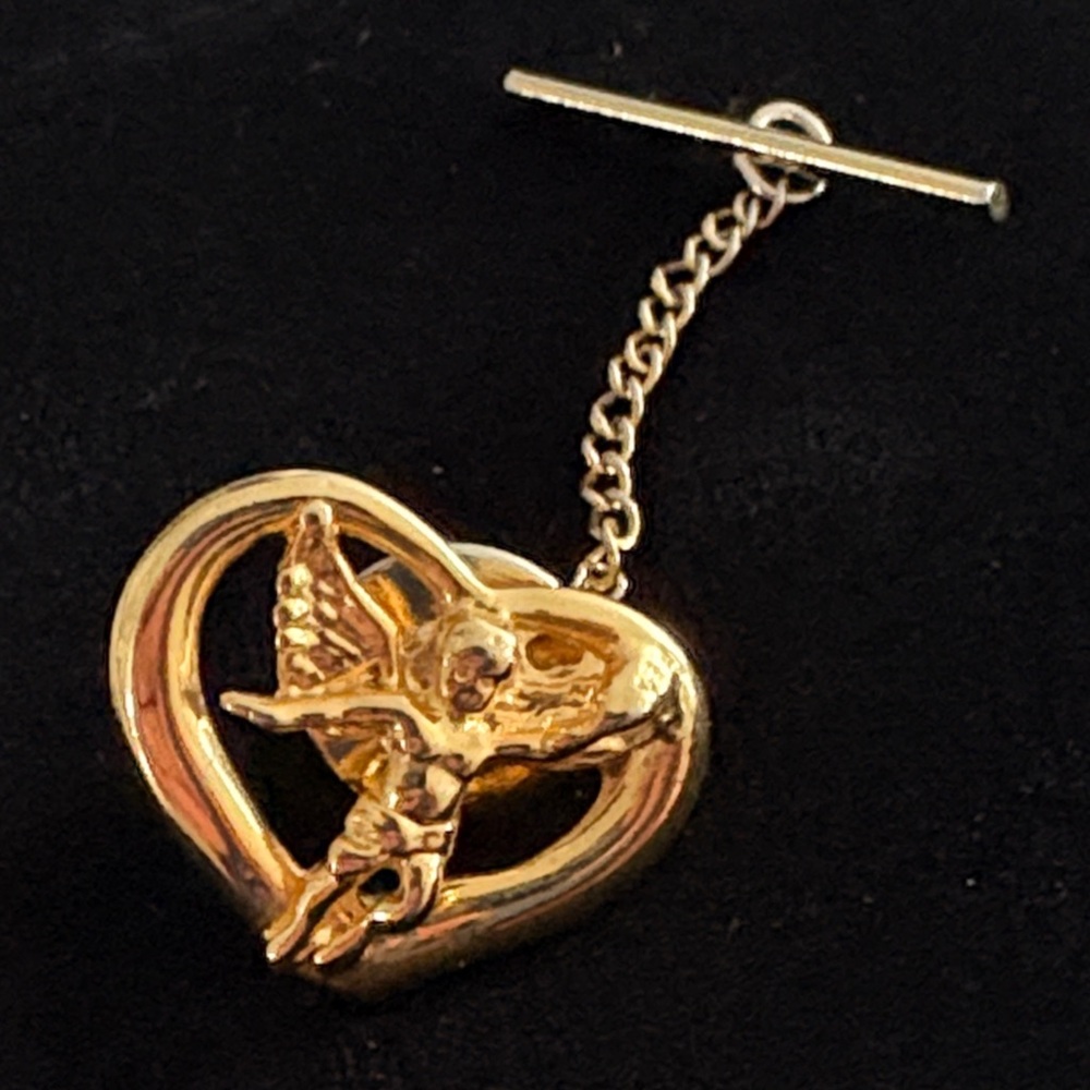 Gold Heart Pendant with Cupid and chain - Picture 2 of 5